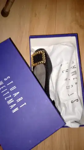 Sepatu hitam stuart weitzmen