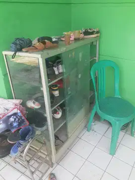 Etalasse bekas dagang