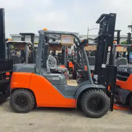 DP PAS - FORKLIFT TOYOTA 3.5 TO 100% KONDISI BARU.