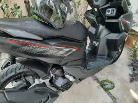 Vario 160 like new