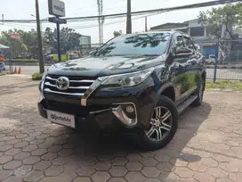 DP Rendah  17JT Toyota Fortuner 2.4 G Solar-AT 2017 Hitam
