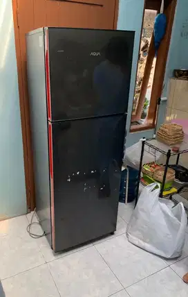Kulkas merk aqua