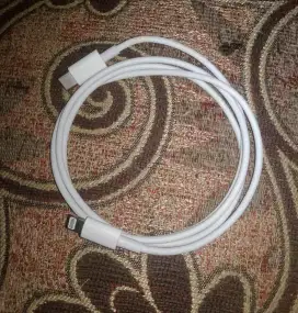 C to lightning ori bawaan iPhone 14
