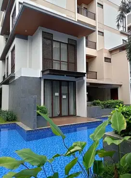 Disewakan Apartemen 3 Br Loft depan Pool di Asatti Bsd City