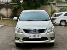 Toyota Kijang Innova 2.0 E Bensin AT 2013 DP 5JT, LOW KM!!