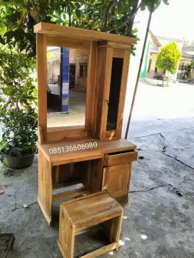 Meja Rias Kayu Jati