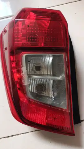 Dijual lampu belakang / stoplamp calya / Sigra ORI kondisi ada pecah