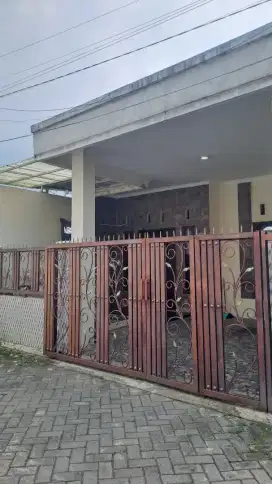 Dikontrakan Rumah kesayangan Green Tombro Residence A24