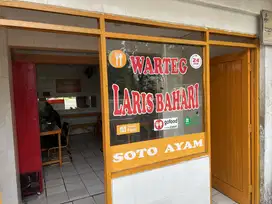 Warteg Perabotan Lengkap Siap Dagang di Pertigaan Jalan Raya