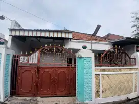 Rumah siap huni lokasi strategis di pusat kota Pasuruan