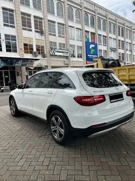 Mercedes-Benz GLC250 2017 Bensin