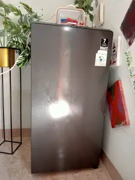 Kulkas aqua pemakain 3 bulan kondisi masih seperti baru