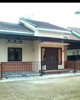 Rumah strategis dekat Unibraw dan Suhat disewakan