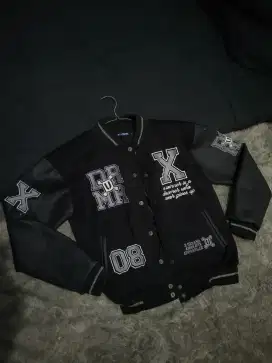 Jaket varsity kekinian X urban