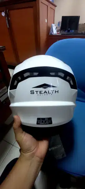 Helm modular merk Stealth ukuran L