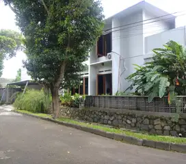 Rumah Homie di Bintaro sektor 9 Discovery Emerald Kebayoran Bintaro