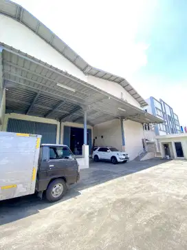 Gudang siap pakai akses container di Marunda Center