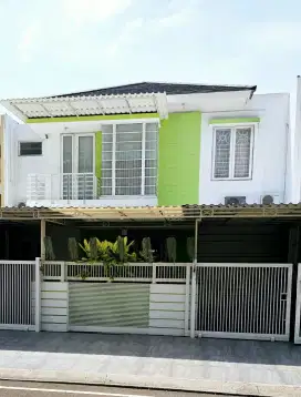 RUMAH POSISI BOULEVARD DENGAN VIEW DANAU DI CITRAGRAN CIBUBUR