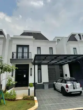 Di sewa rumah baru  2 lanti full furnished di summarecom crown gading