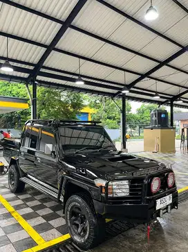 Land cruiser bundera  bukan bekas tambah * mobil simpanan*