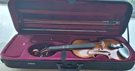 Dijual violin yamaha V10G kondisi seperti baru