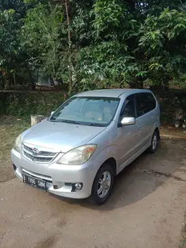 Daihatsu Xenia Xi 2011 Bensin