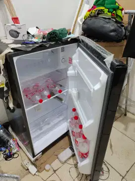 Jual kulkas masih baru dan dingin