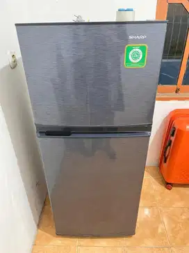 Kulkas Sharp dua pintu