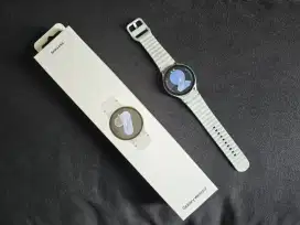 Dijual Samsung Galaxy Watch 7, 44 mm Silver | Garansi Des 2025 | Nego