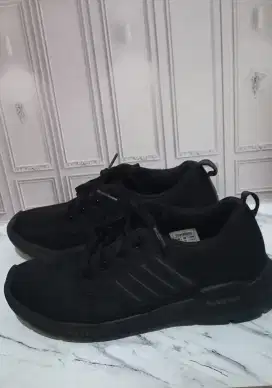 SEPATU TOMKINS LIKE NEW