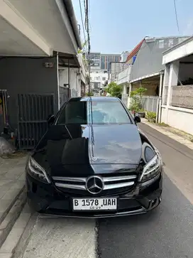 Mercedes-Benz C200 2019 Bensin