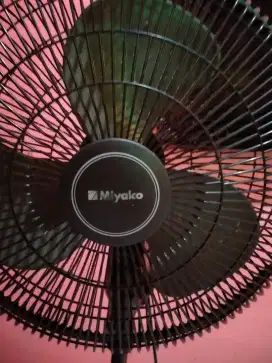 kipas angin 2 in 1 masih bgus no mijus cek sepuasnya