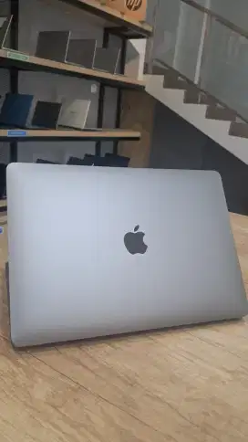 Macbook Air M1 2020 by Apple