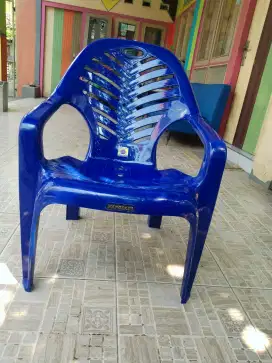 Kursi plastik Napolly