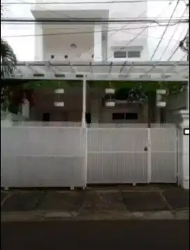 Jual cepat rumah mewah 3 lt di setiabudi jaksel