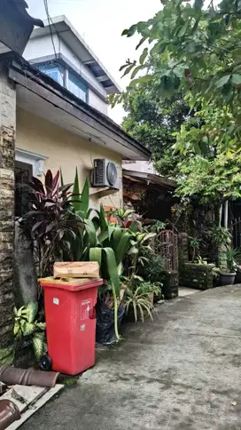 Rumah Lama di Jl Komp Bangdes Pasar Minggu Jakarta Selatan