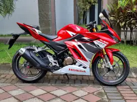 Honda CBR 150R One Heart thn 2023 Odo 17rb Spesial Koko Motor