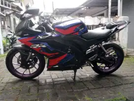 Dijual Cepat motor bekas Yamaha R15