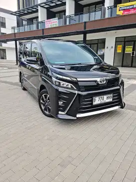 TOYOTA VOXY AT 2018