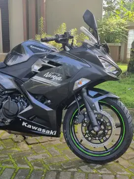 Kawasaki New Ninja 250 Fi 2 Cylinder thn 2022 Odo 600 Perak Koko Motor