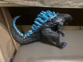 Action figure godzila bekas