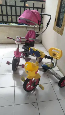 Sepeda Roda Tiga untuk balita dan anak-anak