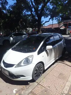 Honda jazz putih matic 2008