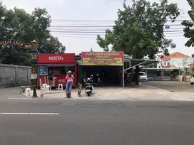 EKS. PENYETAN SETAN DIJUAL SE WARUNG-WARUNGNYA TANPA PERANTARA