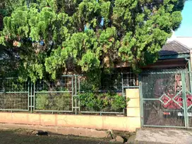 Dijual Rumah Taman Surya 2. Posisi hoek & strategis.