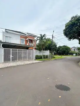 Dijual Rumah Tusuk Sate Perumahan Anggrek Loka BSD Serpong Siap Huni