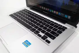 MACBOOK PRO intel core i5 ram 8gb  cuma 2jutaan