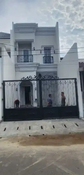 Dijual rumah baru 3 lantai hdp selatan komplek Dpr joglo