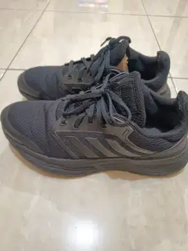 Sepatu Adidas Hitam