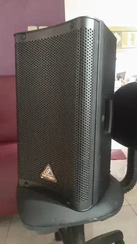 Speaker Behringer DR110DSP Istimewa